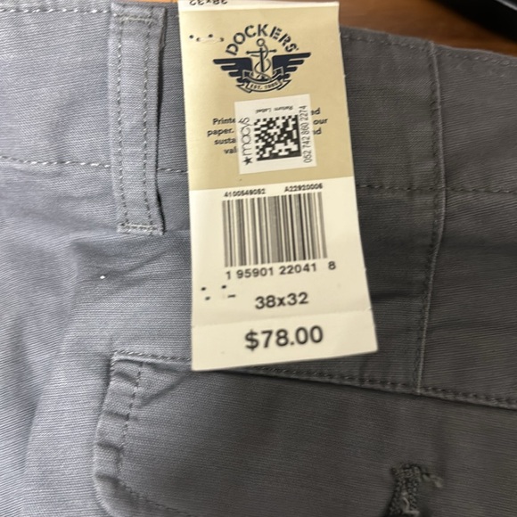 New Dockers Gray Tapered Cargo Pants - Picture 2 of 4